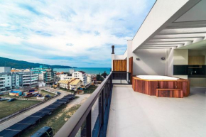Aluguel Apartamento Duplex com 3 Quartos sendo 2 Suites com Vista Mar, Piscina e Jacuzzi